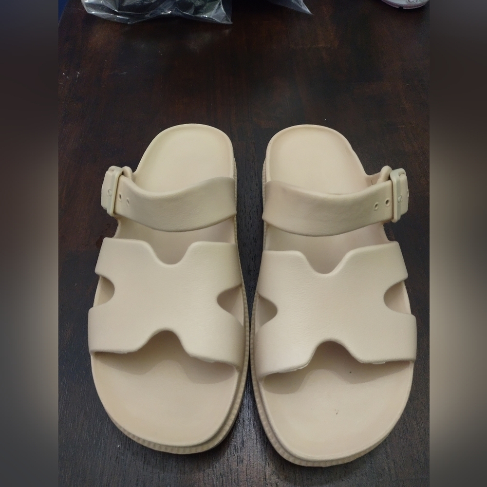 CROCS Cream Slide Sandals